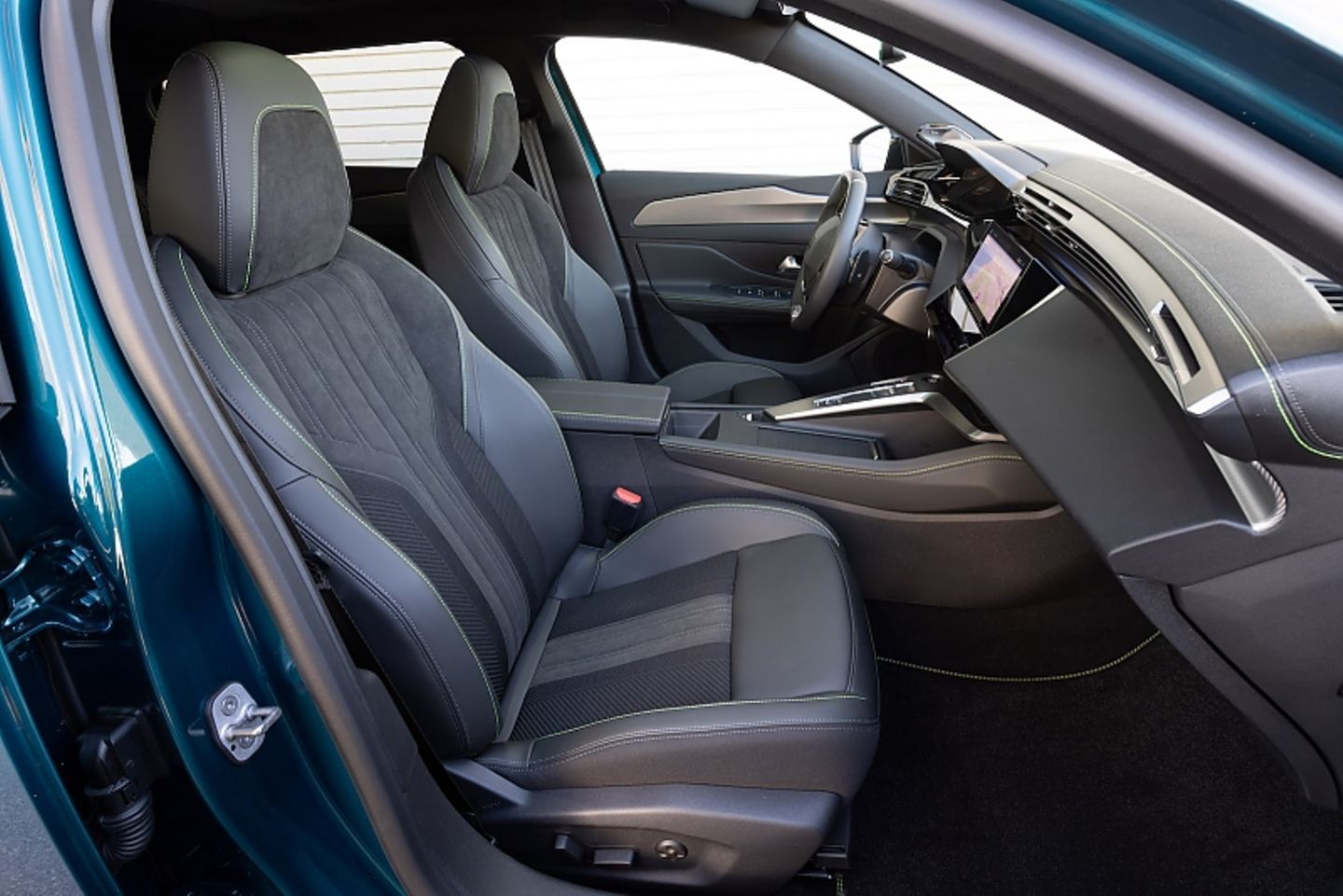 Peugeot 408 PHEV