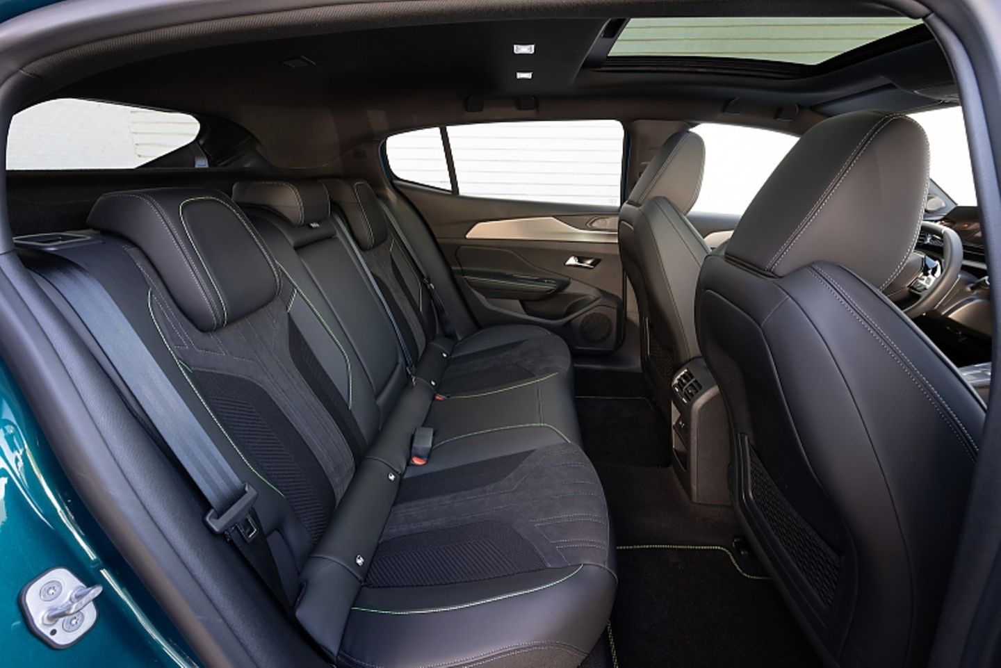 Peugeot 408 PHEV