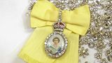 Queen Elizabeth II. Brosche