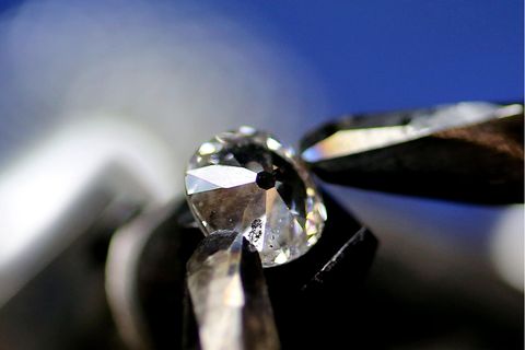 Ein Diamant wird geschliffen