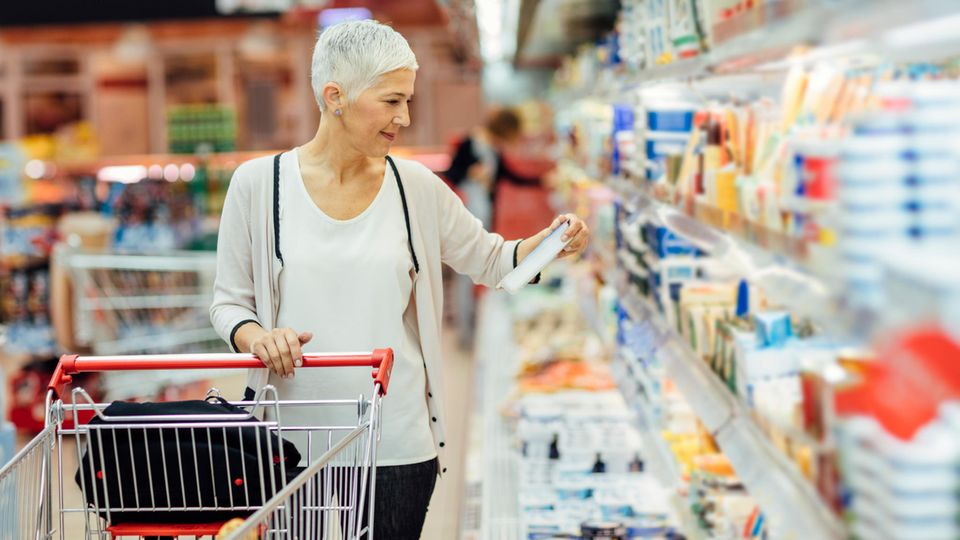 Viele Supermarkt-Produkte sind zuletzt deutlich teurer geworden - aber immer noch erschwinglicher als früher