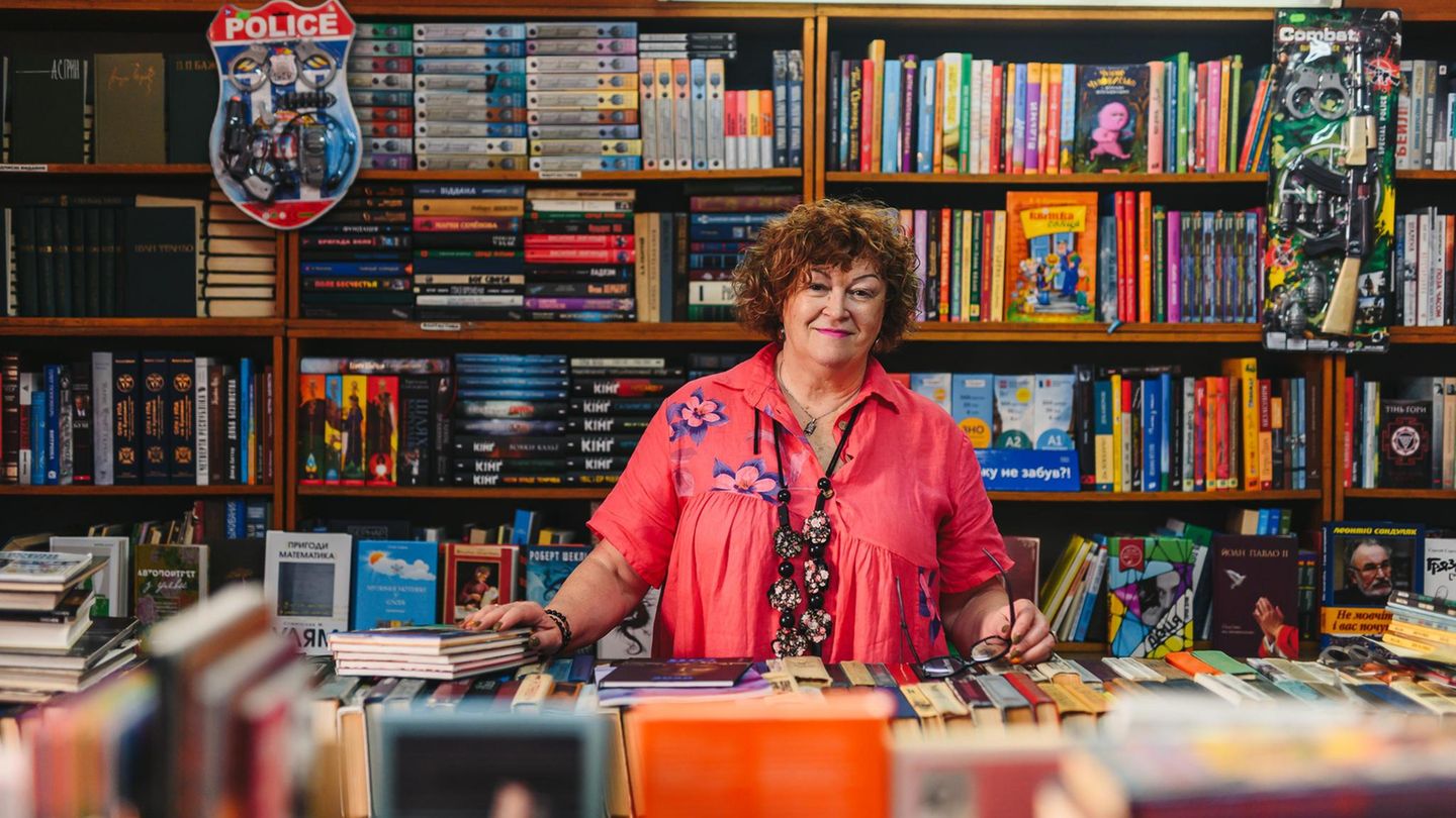 Maryna Libanowa leitet seit gut zwanzig Jahren den wunderbaren Buchladen Bukinist in der Innenstadt von Tscherniwzi, auch als Czernowitz im Südwesten der Ukraine bekannt.