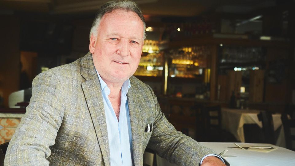 „Was macht eigentlich…?“ Andreas Brehme
 
 Aufgenommen im Ristorante Italia, Hochbrückenstrasse 3, 80331 München