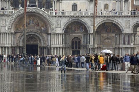 Hochwasser auf dem Markusplatz in Venedig