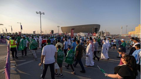 Fans nach dem WM-Vorrundenspiel Argentinen gegen Saudi-Arabien in Lusail, Katar