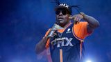 Der aus dem Bundesstaat Pennsylvania stammende Künstler startete seine Karriere im kalifornischen Compton, einem Stadtteil von Los Angeles, der eine Reihe großer Westcoast-Rapper wie Dr. Dre oder Ice Cube hervorbrachte. Nach einer turbulenten Jugend und Drogenexzessen suchte er als Freiwilliger bei der Feuerwehr Halt. Bis Mitte der 1980er habe er Kokain genommen, sagte er der "Los Angeles Times»: "Ich war nicht auf der Suche nach einer Karriere, ich suchte einen Weg, clean zu werden, einen Weg, um der Drogenszene zu entkommen.» Die Disziplin und das harte Training bei der Feuerwehr hätten ihn damals gerettet. Der Musiker, mit bürgerlichem Namen Artis Leon Ivey Jr., landete 1995 mit "Gangsta's Paradise» einen Nummer-eins-Hit. Der Song, der auf Stevie Wonders "Pastime Paradise» basiert und auch auf dem Soundtrack des Films "Dangerous Minds» mit Michelle Pfeiffer vertreten ist, brachte ihm einen Grammy ein. Wegen illegalen Drogen- und Waffenbesitzes geriet der Rapper wiederholt mit dem Gesetz in Konflikt. Auch in Deutschland stand er 1998 vor Gericht. Damals wurde er wegen Beihilfe zu Raub und Körperverletzung zu sechs Monaten auf Bewährung und zu einer Geldstrafe verurteilt. Am 28. September brach er im Haus eines Bekannten tot zusammen. Die Todesursache ist unklar.