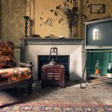 In den leerstehenden Gebäuden wirkt manches Zimmer wie eine Zeitkapsel