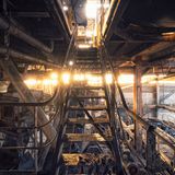 "Als wir diesen Leviathan aus Stahl und Ziegelwänden betreten, schlägt uns Rabenschwärze und Rostgeruch entgegen“, erinnert sich Stefan Hefele. "Beides lässt uns erahnen, dass ein falscher Schritt hier böse Folgen haben kann.“