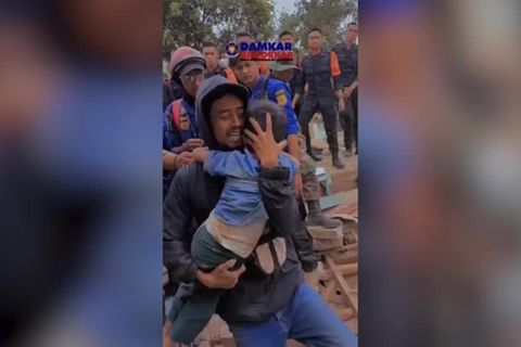 Mehr als 270 Tote: Erdbeben in Indonesien: Fünfjähriger Junge nach drei Tagen aus Trümmern gerettet