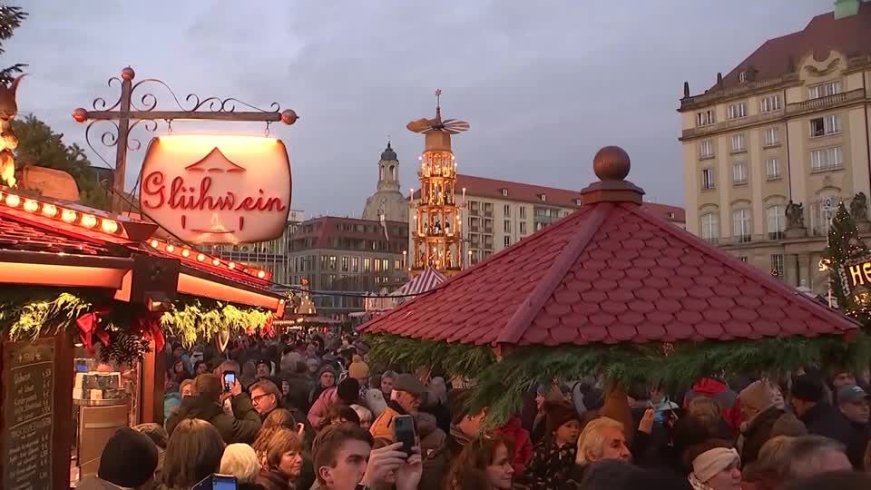Video: Vorweihnachtsklassiker in Dresden: 588. Striezelmarkt eröffnet Video: Vorweihnachtsklassiker in Dresden: 588. Striezelmarkt eröffnet