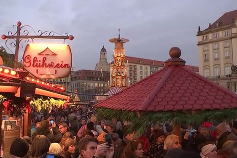 Video: Vorweihnachtsklassiker in Dresden: 588. Striezelmarkt eröffnet