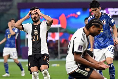 Deutschlands Ilkay Gündogan fasst sich nach einer vergebenen Chance an den Kopf