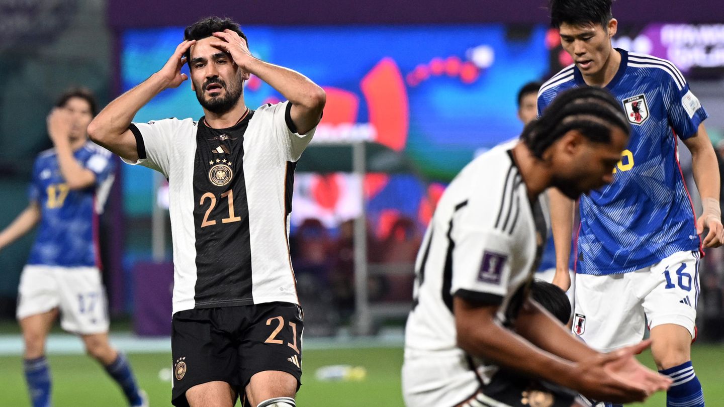 Deutschlands Ilkay Gündogan fasst sich nach einer vergebenen Chance an den Kopf