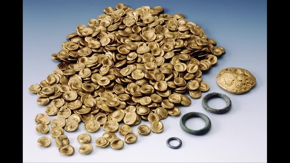 Video: In nur neun Minuten: Unbekannte rauben Goldschatz aus Museum