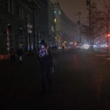 Dunkle Straße in Kiew