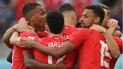 Spieler der Schweiz jubeln nach dem 1:0 gegen Kamerun