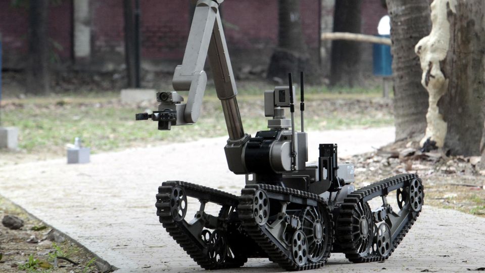 Polizei-Roboter werden bisher vor allem zur Bombenentschörfung und andere Gefahrensituationen eingesetzt