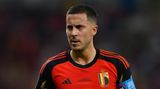 24. November  Belgiens Kapitän Eden Hazard hat kein Verständnis für die deutsche Protestaktion vor dem 1:2 am Mittwoch gegen Japan. "Es wäre besser gewesen, wenn sie es nicht getan und gewonnen hätten", ätzte der 31 Jahre alte Hazard von Real Madrid laut französischem Radio RMC nach dem 1:0 Belgiens am Mittwochabend gegen Kanada.   Die deutschen Spieler hatten sich vor dem Spiel gegen Japan demonstrativ den Mund zugehalten, nachdem die Fifa Konsequenzen für das Tragen der "One Love"-Kapitänsbinde angekündigt hatte. "Wir sind hier, um Fußball zu spielen, ich bin nicht hier, um eine politische Botschaft zu verbreiten, dafür sind andere Leute besser geeignet. Wir wollen uns auf den Fußball konzentrieren", sagte Hazard laut RMC weiter. 