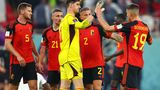 Die Rolle des Geheimfavoriten kennen die Belgier zur Genüge. Vermutlich waren sie es einfach leid, immer wieder hoch gehandelt zu werden, um dann doch die Erwartungen nicht zu erfüllen. Sodass sie in Katar einfach beschlossen haben, gleich im ersten Spiel mit einer mittelmäßigen Leistung die Fans gar nicht erst auf den Geschmack kommen zu lassen. Der 1:0-Sieg gegen Kanada fiel jedenfalls glanzlos aus