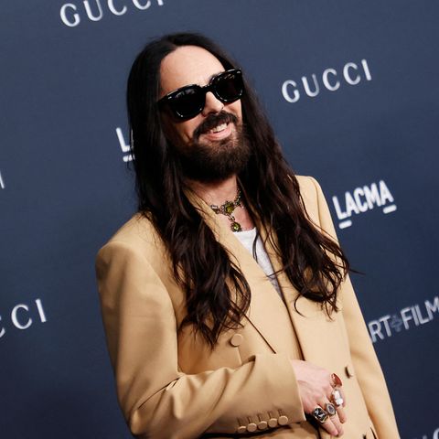 Alessandro Michele mit Sonnenbrille auf dem roten Teppich