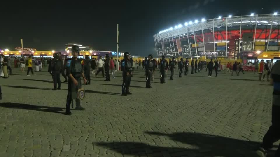 Video: WM in Katar: Viel Polizei beim Spiel Portugal gegen Ghana