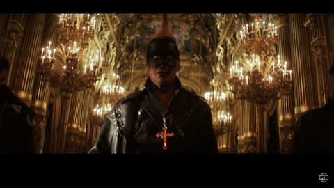 Till Lindemann im Rammstein-Video zu "Adieu"