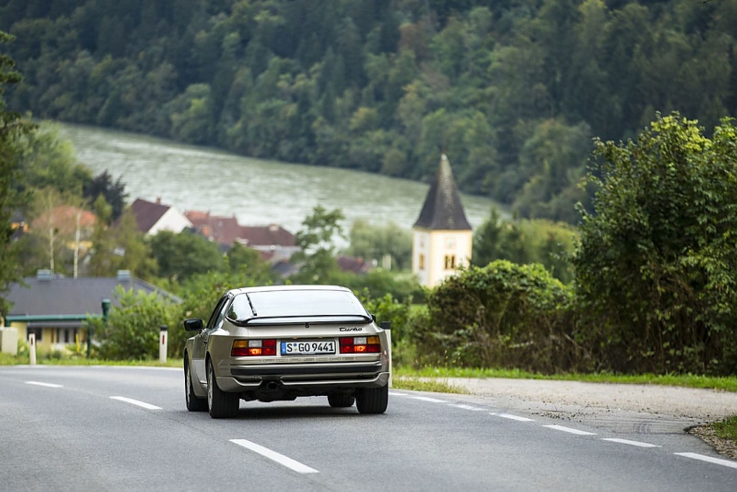 Porsche 944
