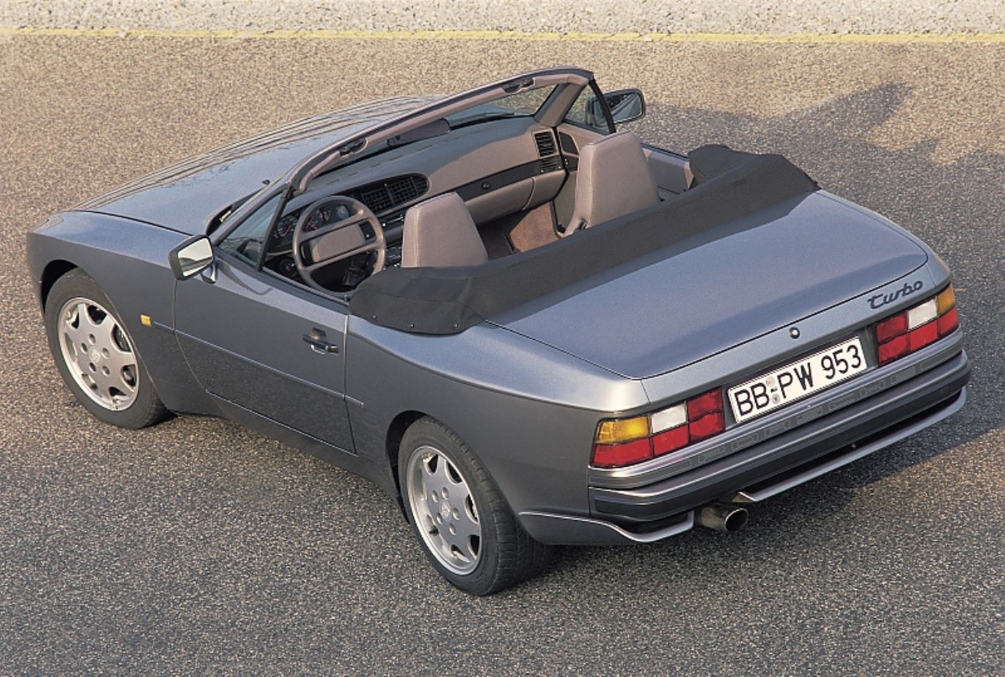 Porsche 944