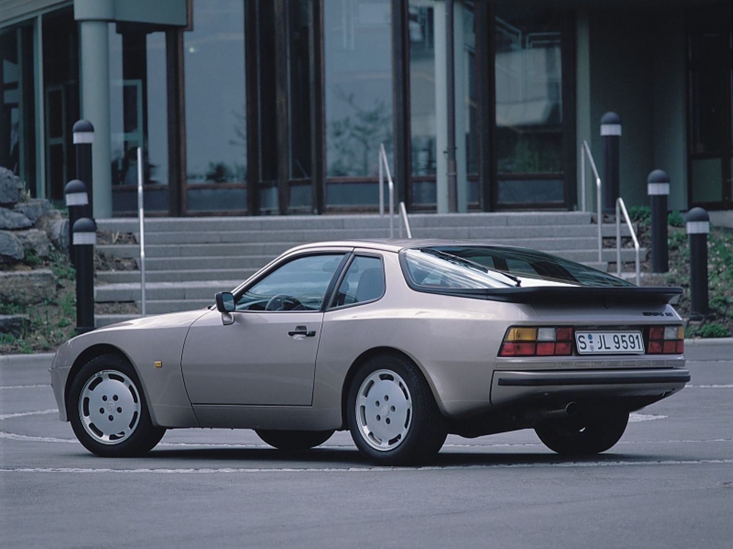 Porsche 944
