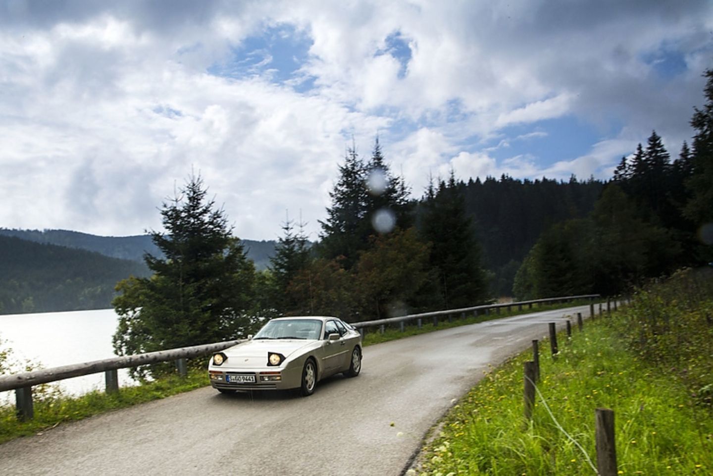 Porsche 944
