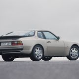 Porsche 944