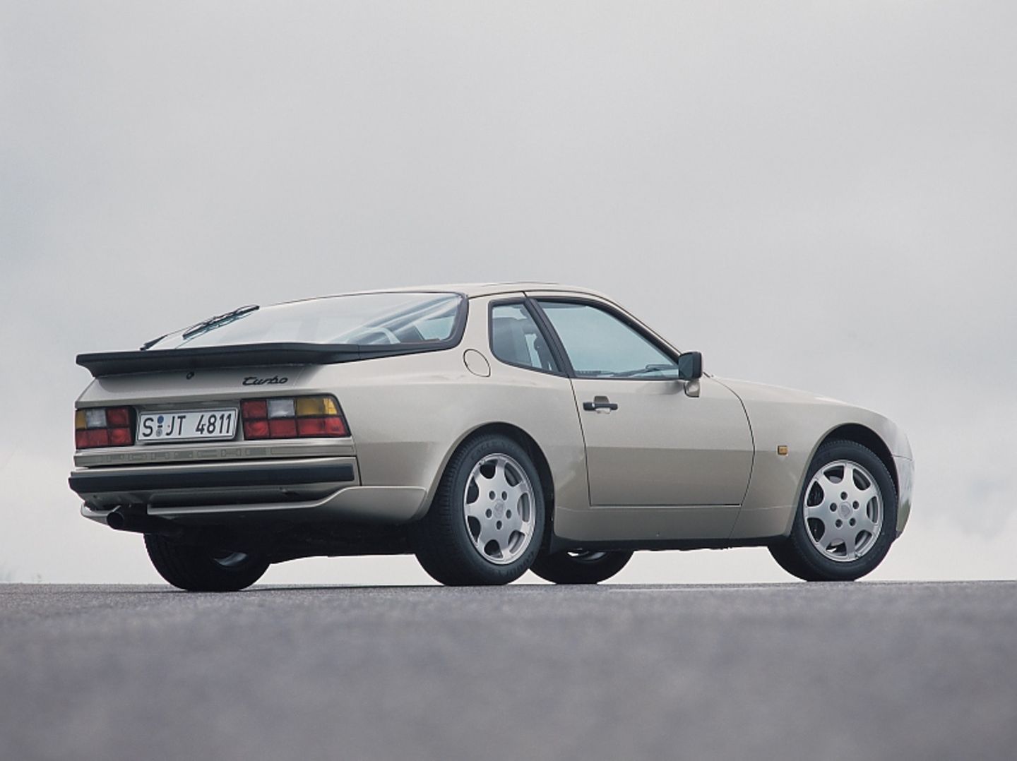 Porsche 944