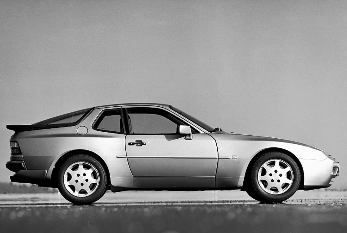 Porsche 944