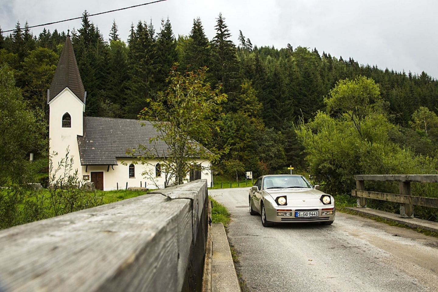 Porsche 944