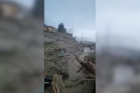Video: Schwere Schäden nach Erdrutsch auf Ischia