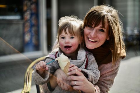 Lara Mars und ihre Tochter mit Down-Syndrom