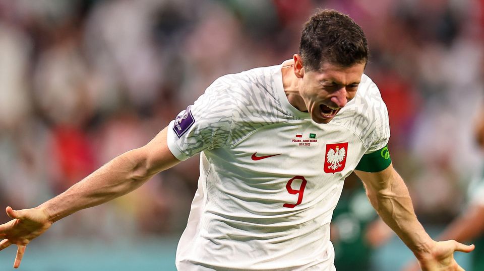 Robert Lewandowski fließen die Tränen, nachdem er sein erstes WM-Tor überhaupt erzielt hat