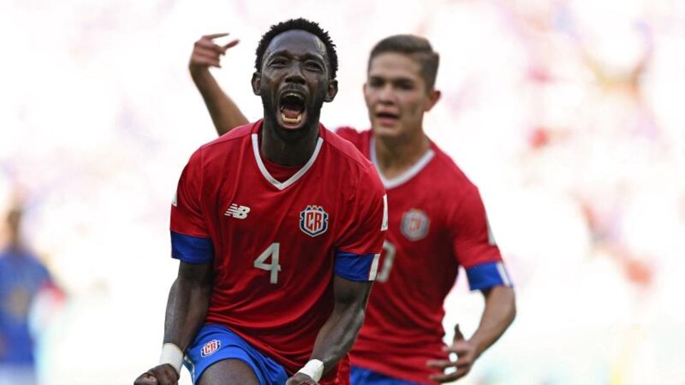 Costa Ricas Keysher Fuller jubelt nach seinem Treffer gegen Japan