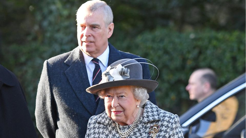 Prinz Andrew und Queen Elizabeth II.