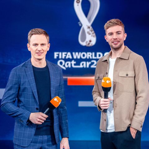 Im Zweiten ist man jetzt erst so richtig im Turnier angekommen: ZDF-Moderator Jochen Breyer (l.) und Fußball-Experte Jörg Kramer