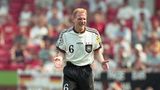 Ob früher alles besser war, mögen andere beurteilen. Doch zweifellos herrschte im Fußball damals ein rauerer Umgangston als heute. Doch selbst für die damalige Zeit stach Matthias Sammer mit seinem Hang zu klaren Worten heraus, wofür er den Spitznamen "Motzki" verpasst bekam. Er selbst relativierte dieses Image später in einem Fernsehinterview: "Eigentlich war ich ganz einfach auszurechnen", sagte Sammer. "Wenn's gut war, hab ich ein bisschen  gemeckert. Wenn's schlecht war, hab ich gelobt."