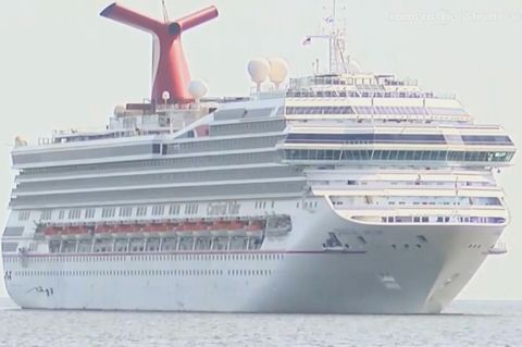 15 Stunden lang im Wasser: Mann fällt von Kreuzfahrtschiff und wird gerettet