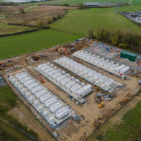 Das Tesla Megapack in Cottingham soll Großbritannien bei einem Blackout mit Strom versorgen