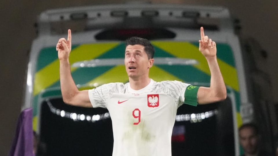 Polens Kapitän Robert Lewandowski bejubelt seinen ersten WM-Treffer