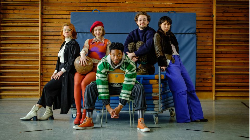 Der "Love Addicts"-Cast: Anja, Nele, Ben, Dennis und Zoe Der "Love Addicts"-Cast: Anja, Nele, Ben, Dennis und Zoe