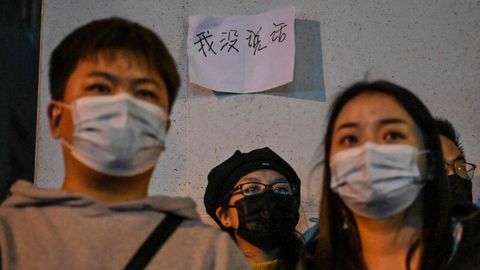 "Ich habe nichts gesagt" steht auf einem weißen Papier bei den Protesten in Shanghai