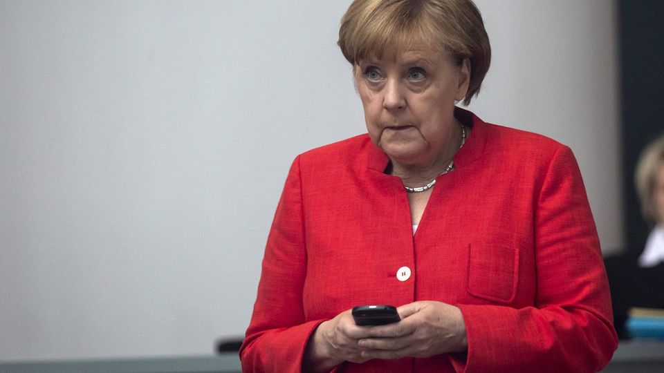 Angela Merkel schreibt SMS