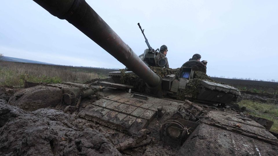 Ukrainische Truppen besetzen inmitten der russischen Invasion in der Ukraine ihre Stellungen