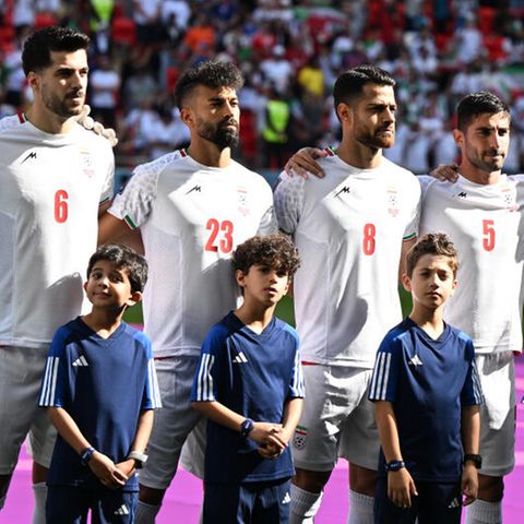 Iran Nationalspieler schweigen während der Nationalhymne