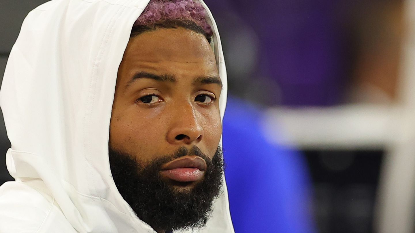 NFL pro Odell Beckham Jr. escorted out of plane by police